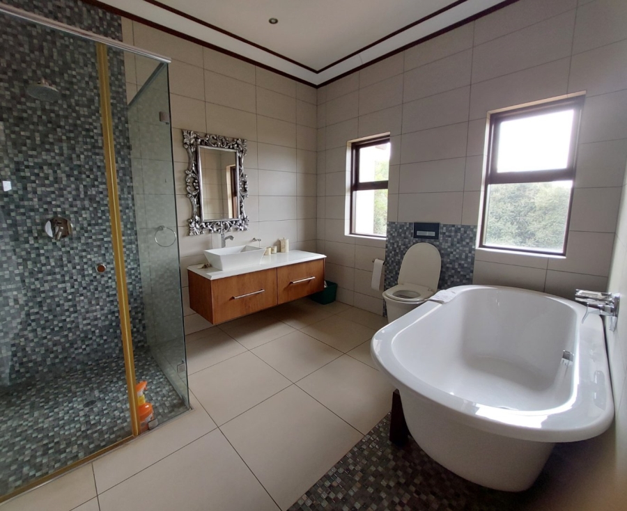6 Bedroom Property for Sale in Birdwood Estate North West